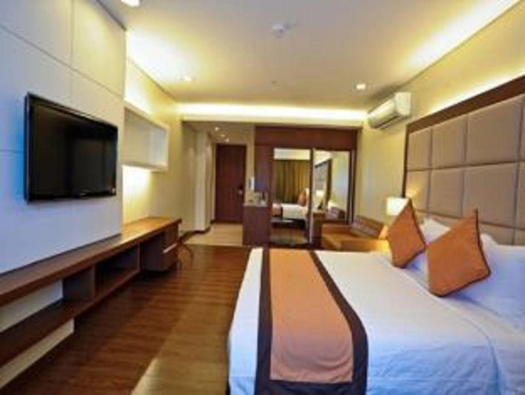 Santomas Suites Santo Tomas Exterior photo