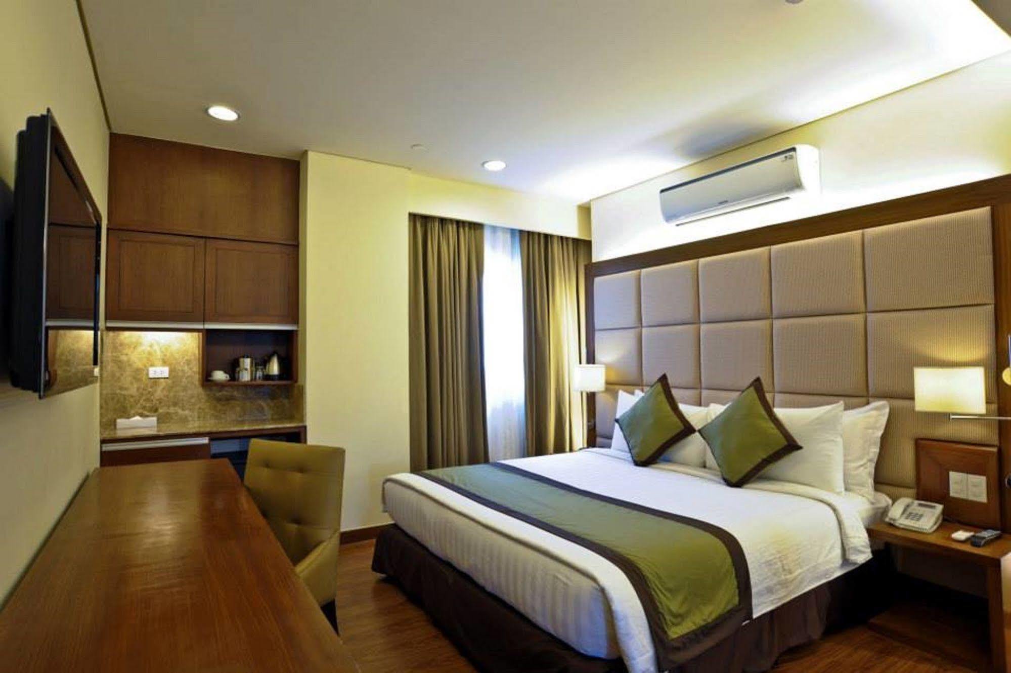 Santomas Suites Santo Tomas Exterior photo